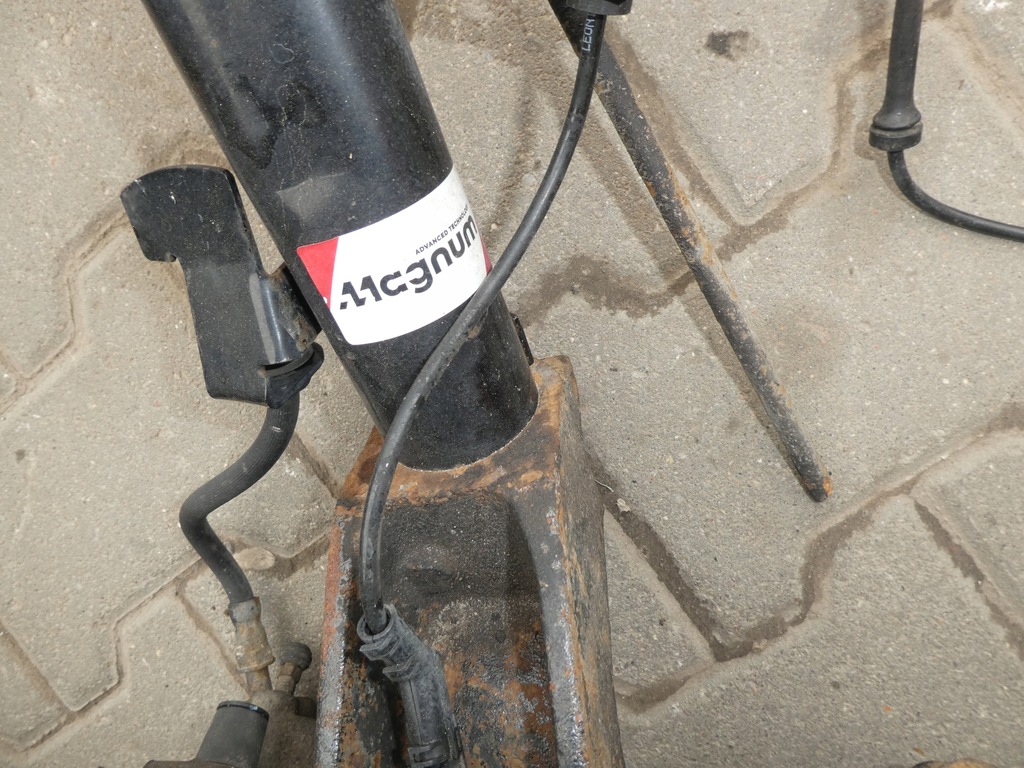 фото №6, Поворотний кулак амортизатор ford c-max 3m513k171