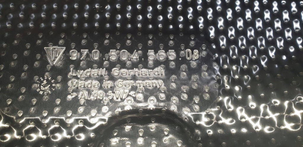 фото №5, Porsche оригинальный номер 97050456508 защита тепловая