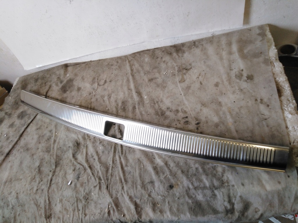 фото №1, Audi a6 c5 kombi захист поперечина задня край багажника