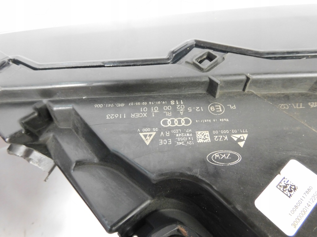 Audi q7 4m фара правый  левая ксенон led 4m0941006 Оригинал