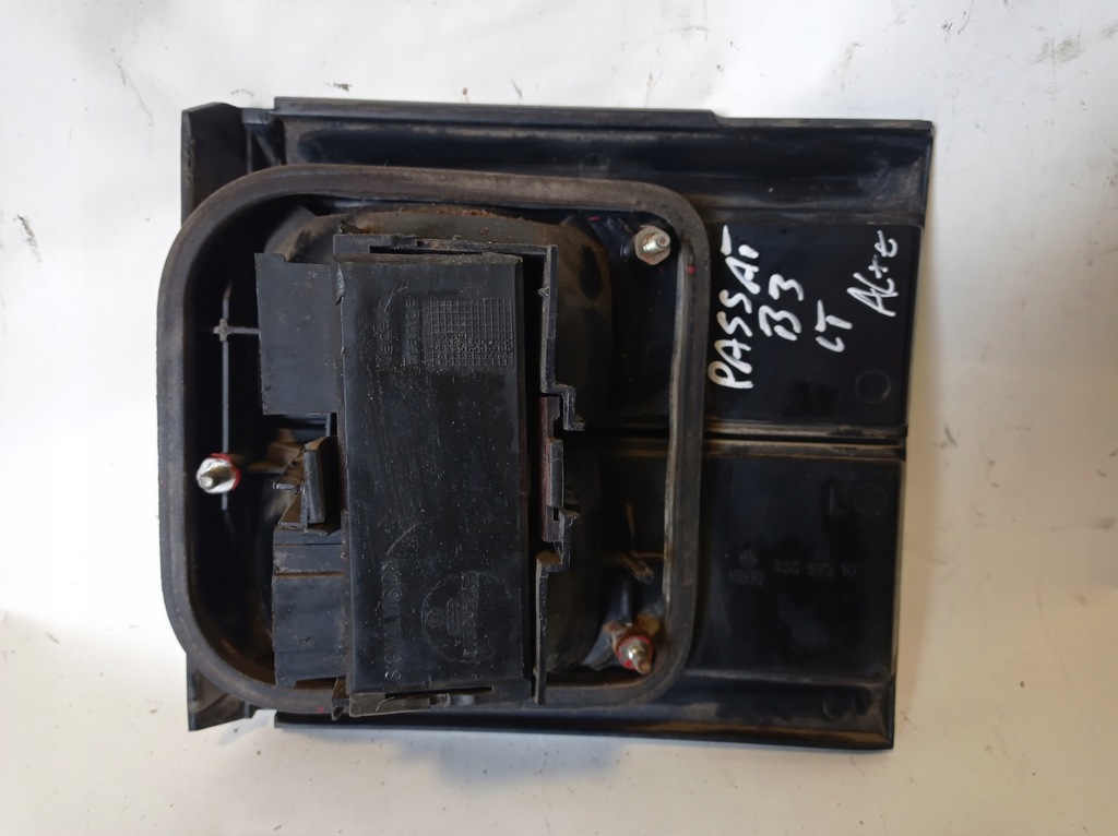 фото №6, Лампа левый задняя vw passat b3 333945107