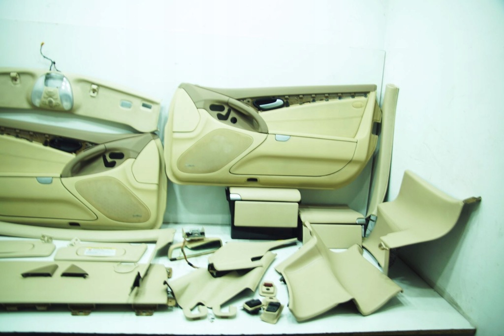 фото №9, Сиденья сиденье коврик обивка бардачок бежевый 205a mercedes sl r230