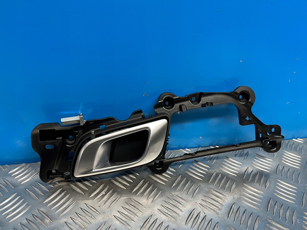 фото №1, Mercedes slk r172 ручка внутренняя правая основание