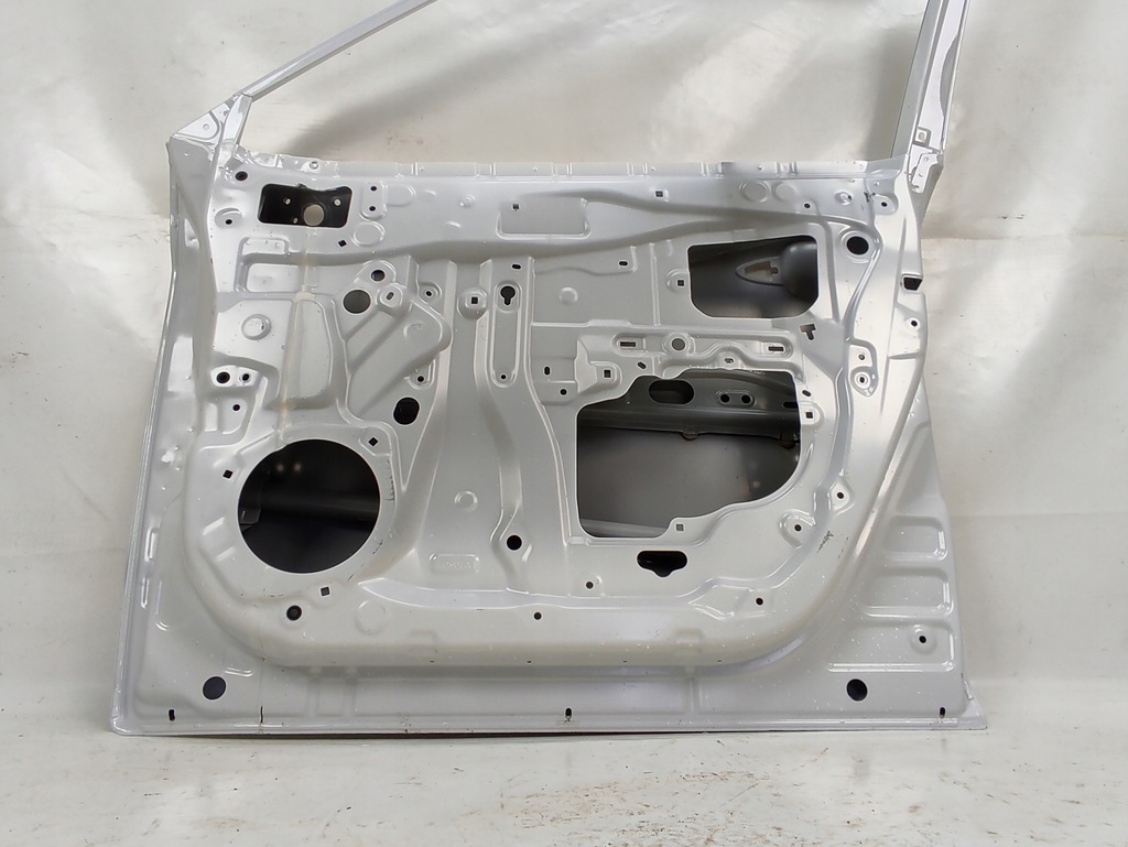 фото №11, Toyota corolla cross дверь правое передние перед 2022-