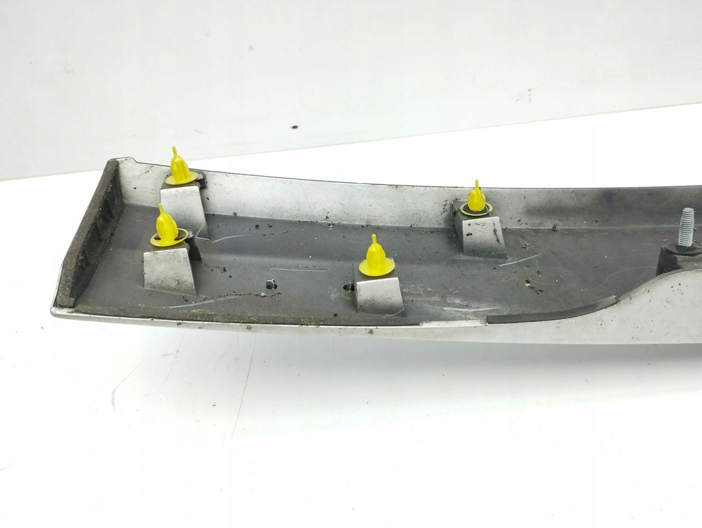 фото №11, Toyota prius xw30 2011 обивка задний крышки багажника