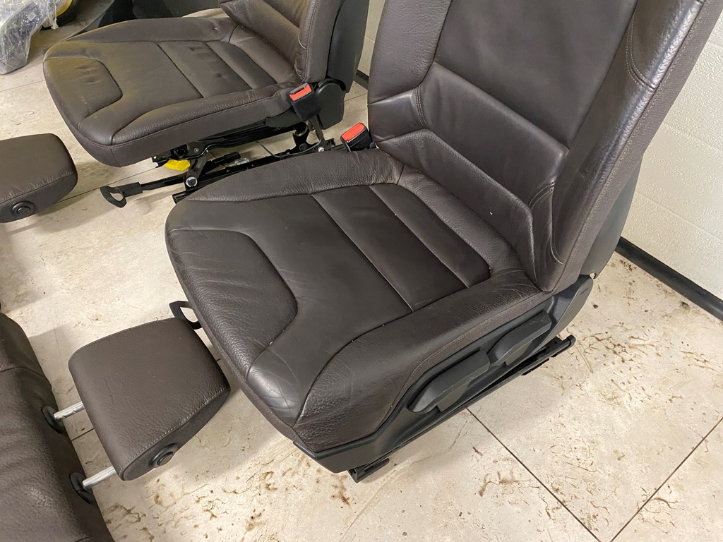 фото №7, Bmw i3 сиденья заднее сиденье подлокотник кожа коричневая