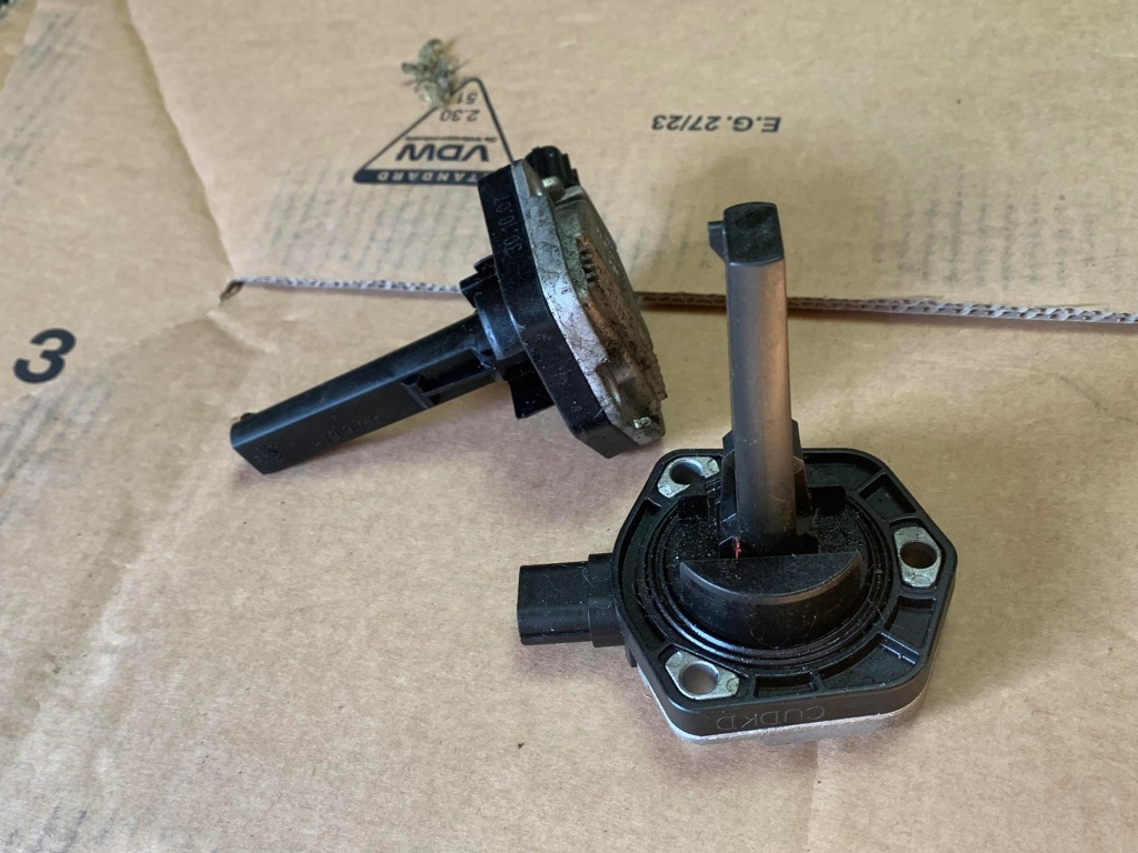 фото №1, Honda cr-v iii lift 09-12 датчик рівня оливи 2,0 b r20a2
