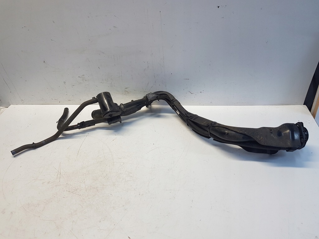 фото №2, Kia stonic lift заливная горловина труба топлива