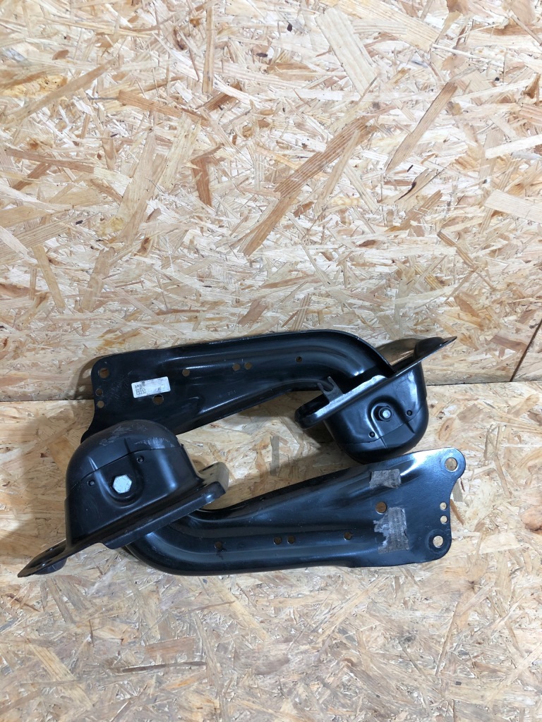 фото №1, Важіль задня лівий правий vw 3q0501051hp 3q0501052hp