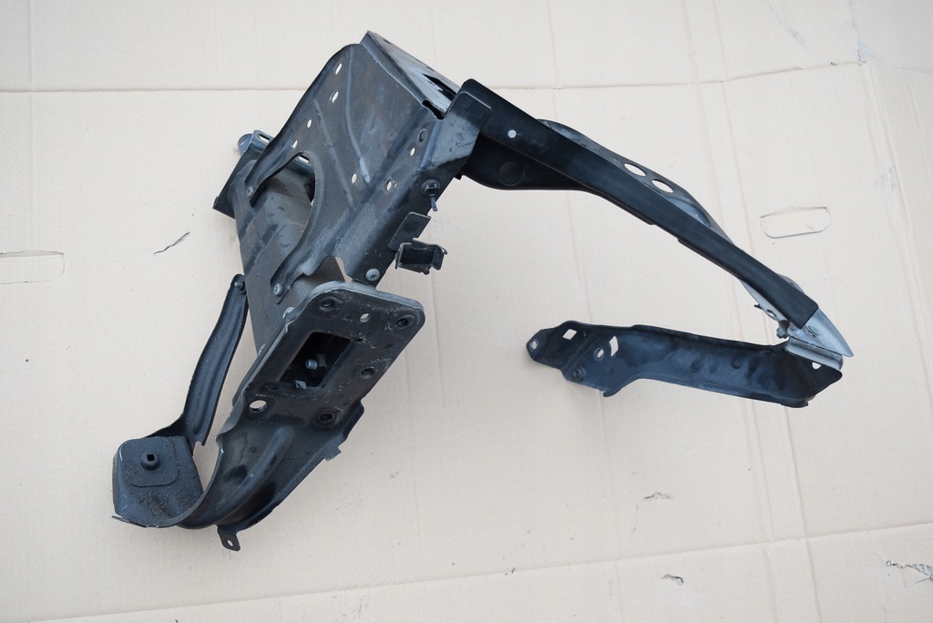 фото №1, Mercedes w219 cls 6.3 amg панель фари зона деформації