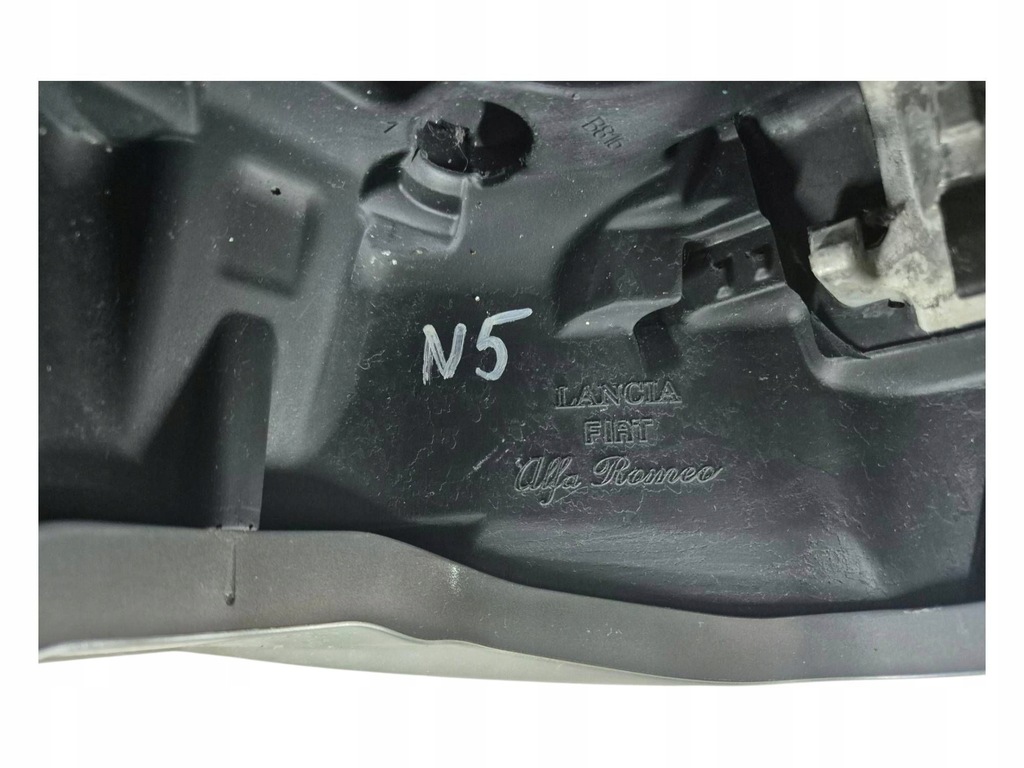 фото №8, Воздуховод кожаный трёхспицевая alfa romeo mito