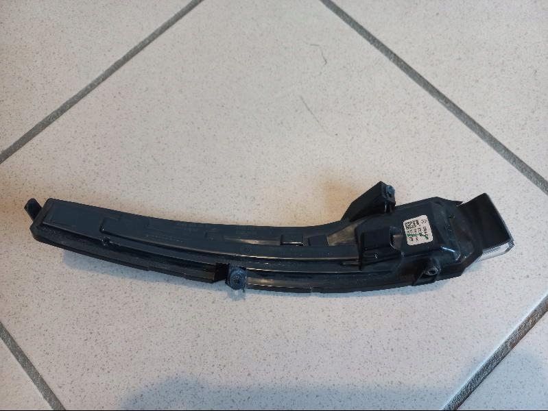 фото №9, Mercedes c e w205 w213 поворотник дзеркало