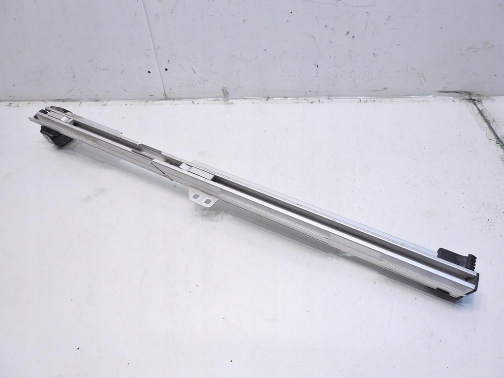 фото №5, Напрямна напрямна багажника права volvo v70 iii