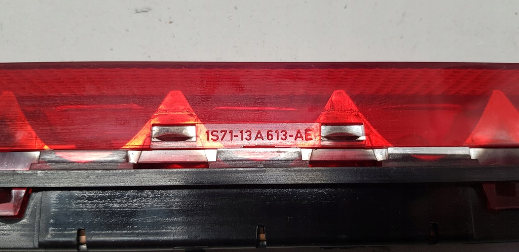 фото №12, Третий свет стоп ford mondeo mk3 1s7113a613ae
