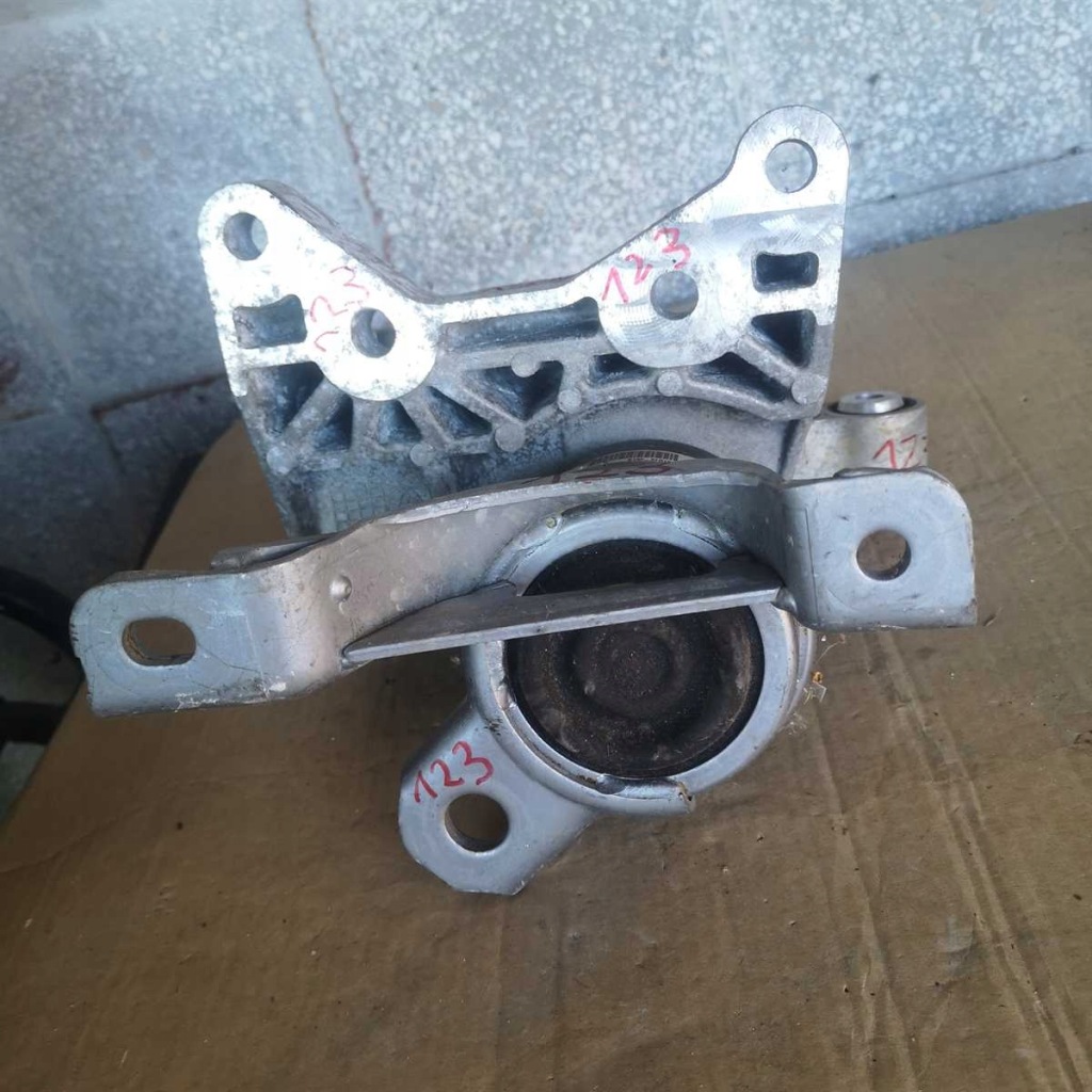 фото №1, Кронштейн подушка двигателя evoque bj326f012-ab