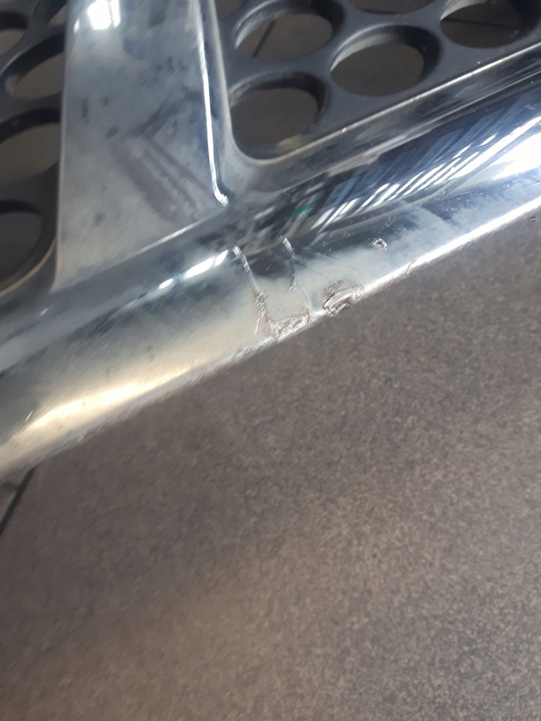 фото №5, Nissan navara d22 02-05 решётка радиатора решётка радиатора радиатора эмблема