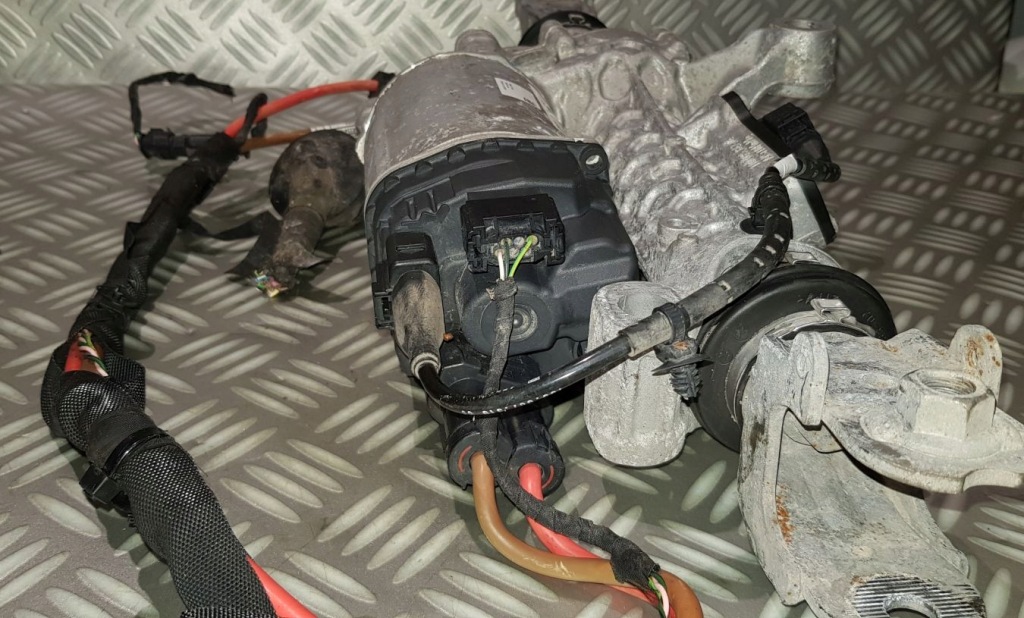 Bmw g05 g11 g30 привод поворота kół актуатор hsr поворотная oś задняя 6876338 Недорого