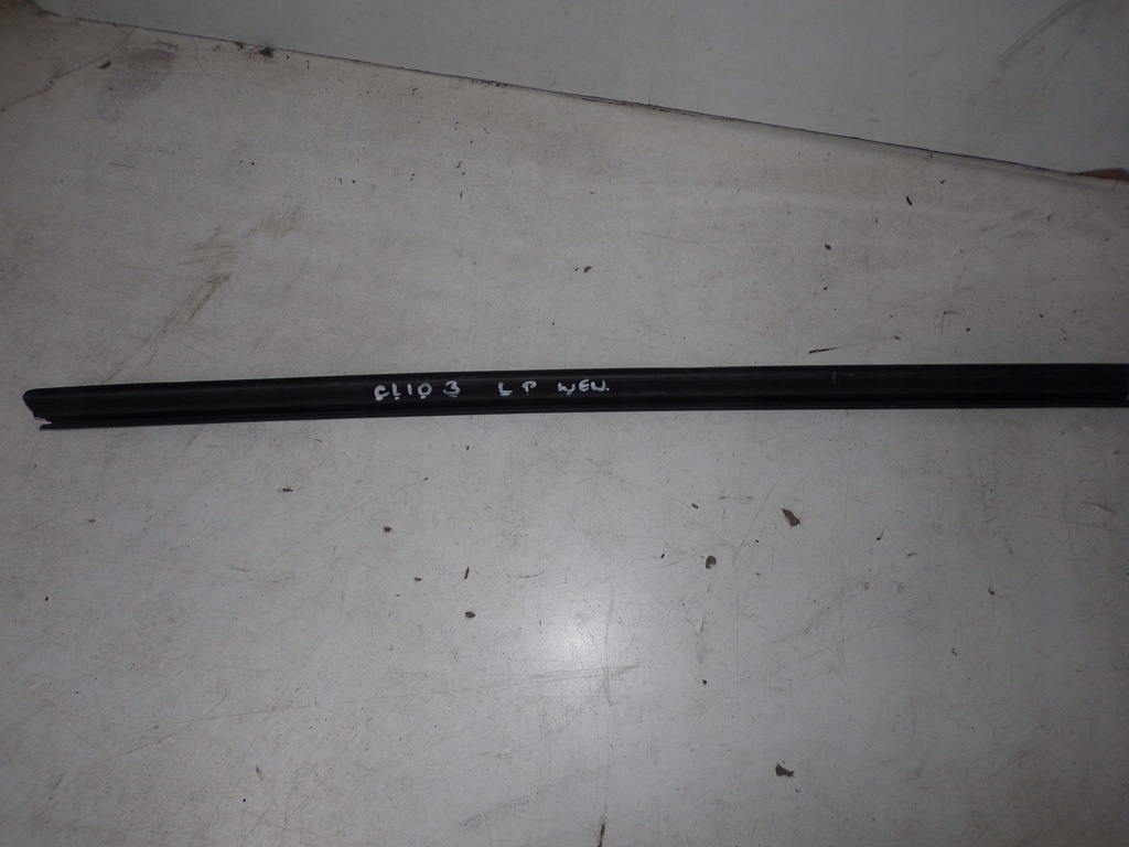 фото №1, Молдинг ущільнювач правий/лівий перед clio iii