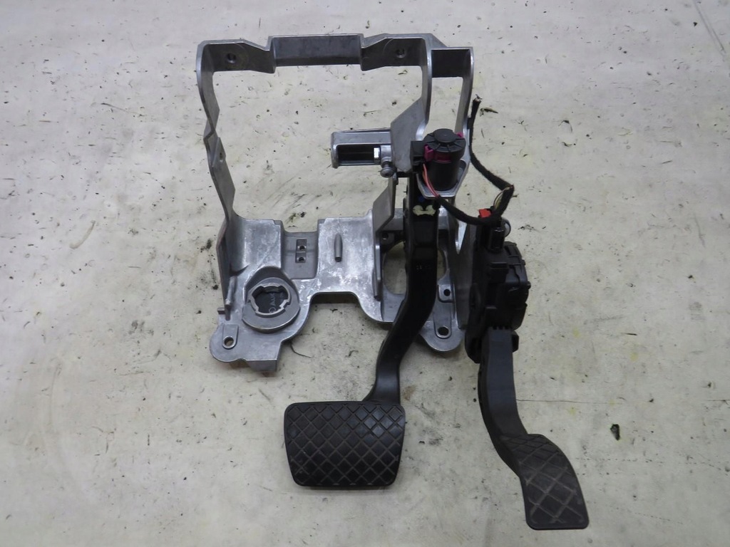 фото №1, Педаль гальма газу потенціометр каркас audi q5 8r 3.2 fsi 8k1723523