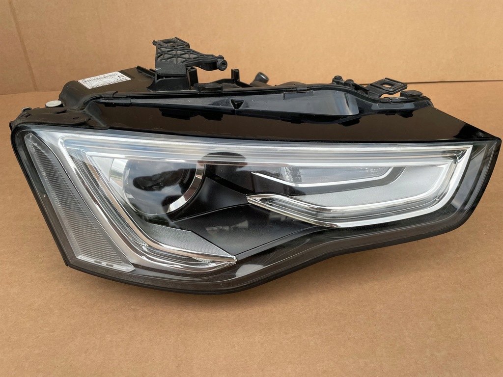 фото №1, Audi a5 8t lift оригінальна комплектна лампа правий перед