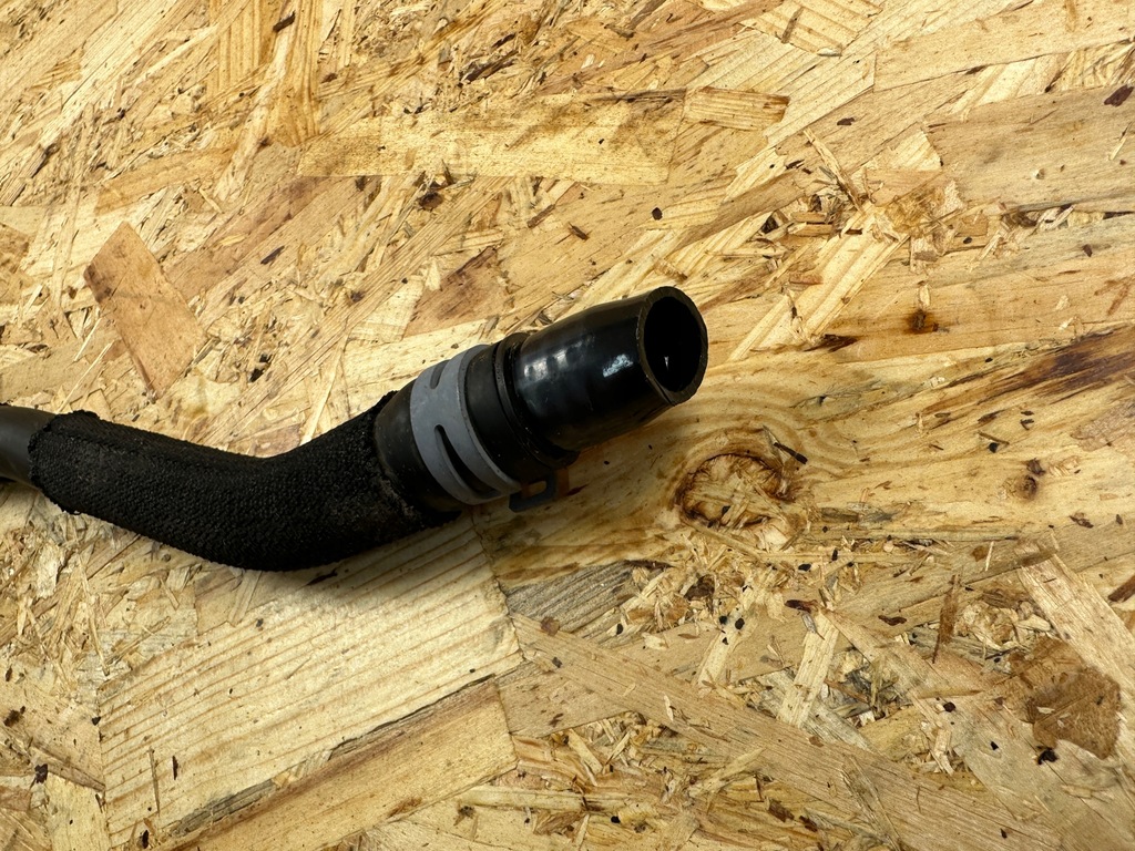 фото №8, Труба шланг wąż wody porsche taycan 9j1 4ke121609r 2019-