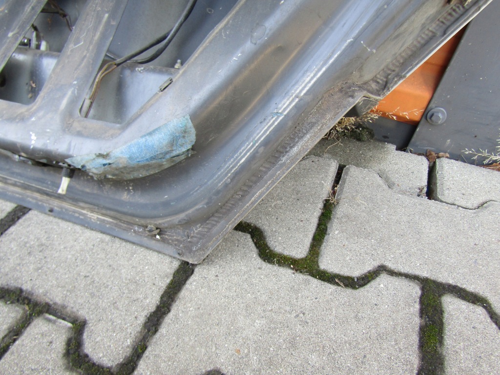 7 mercedes w124 85-93 седан крышка багажника задняя багажника цвет 651 молдинг крышки с Разборки