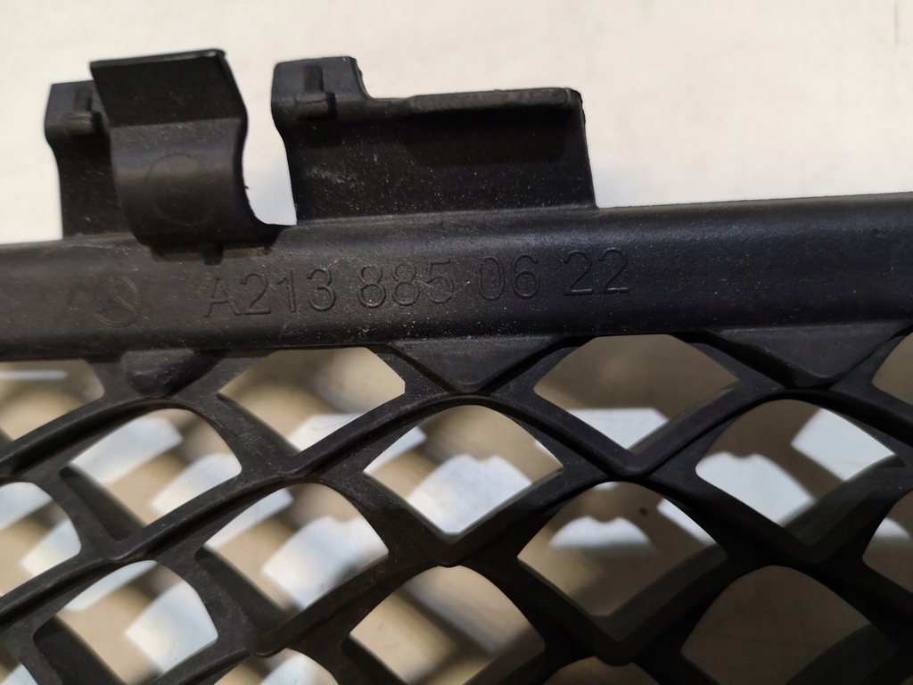 фото №8, Решётка средняя бампера mercedes w213 a2138850622