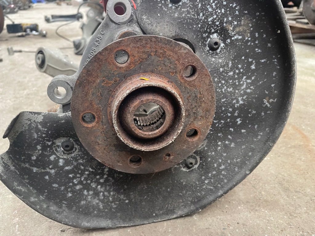 фото №5, Поворотный кулак рычаги левый задняя audi a6 c7 q5 8r 8r0505435c 8r0505431f