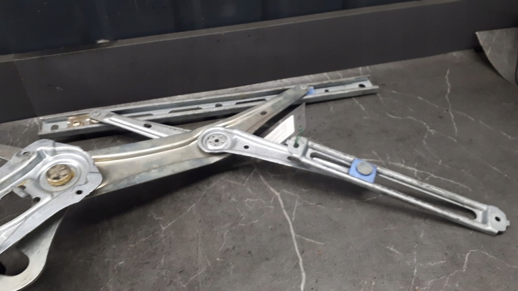 0130821919 механізм скло правий перед mercedes clk w208 Ціна