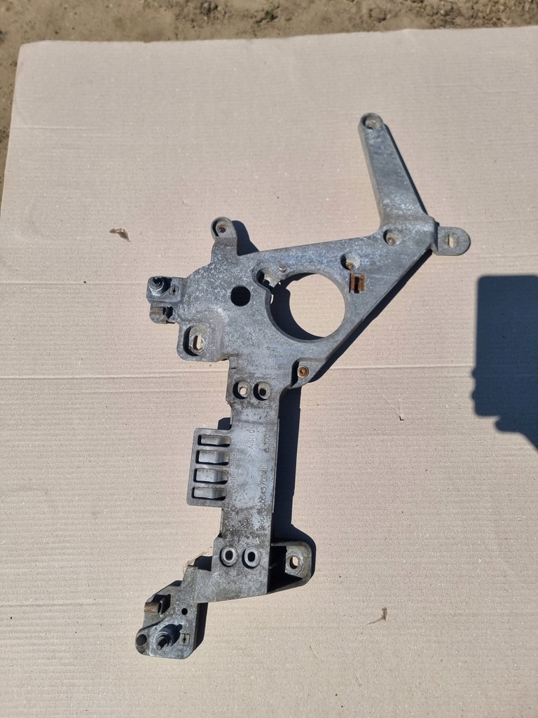 фото №1, Подножка левый кронштейн кронштейн бампера левая mercedes actros mp4