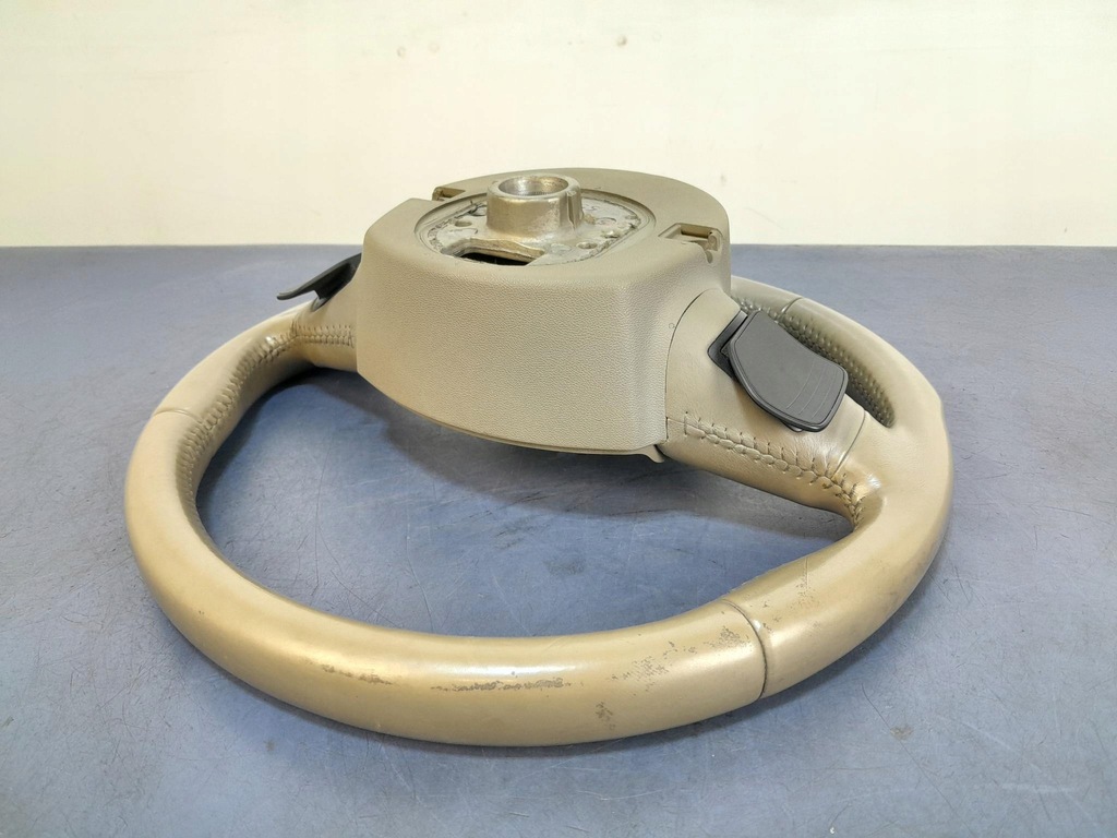 фото №7, Audi a8 d3 повітропровід шкіра пелюстки перемикання 4f0124a