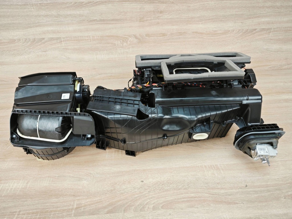 Оригінальний обігрівач повітродувка повітря bmw g30 lci g11 g16 5a31685 24km Київ