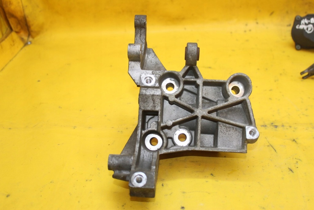 Кронштейн генератора a4 b8 2.7 tdi cam 059145169ac в Україні