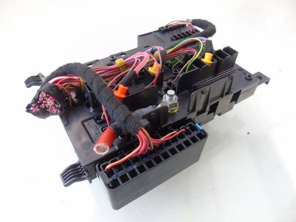 фото №4, Bmw i3 l01 коробка предохранителей rota900122