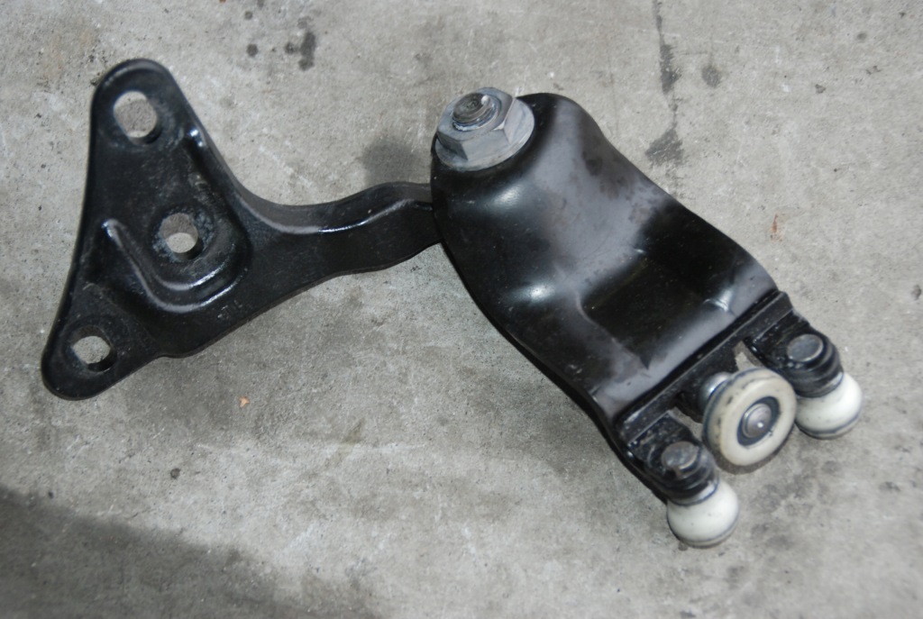 фото №2, Ролик напрямна двері розсувних transit mk8