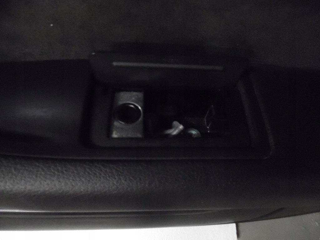 фото №14, Audi a8 d3 long обшивка задняя