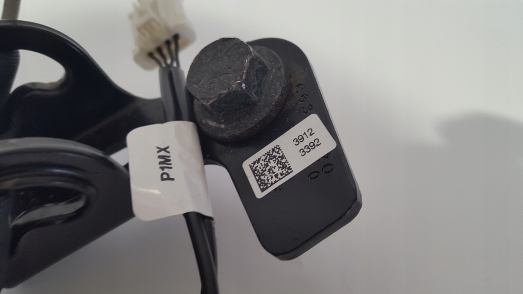 фото №3, Opel crossland x защёлки поперечина правый задняя 39123392