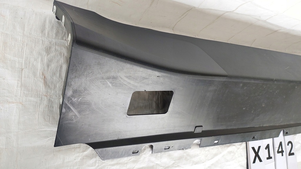 фото №10, Bmw i3 i01 накладка молдинг порог порог правая