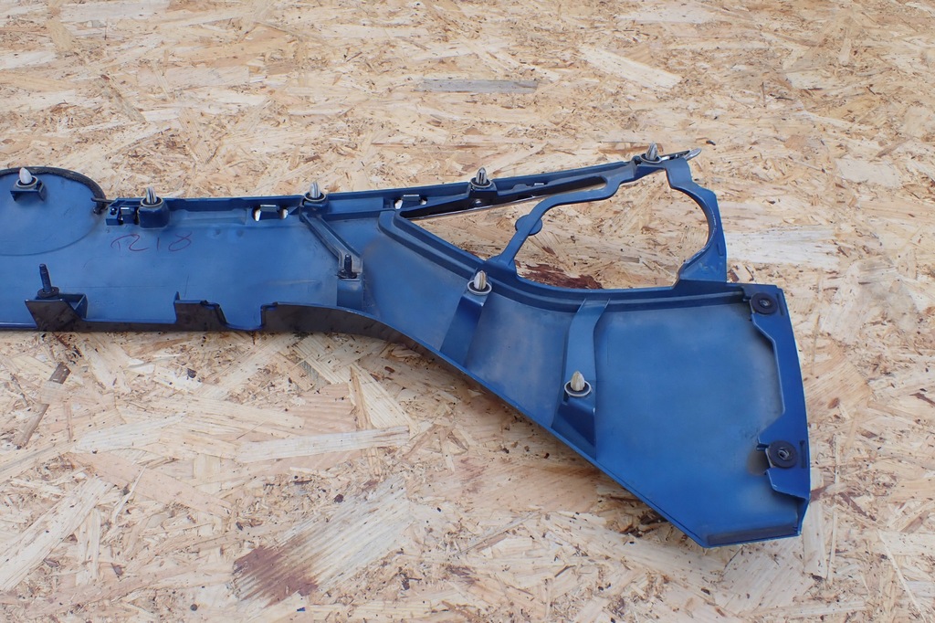 фото №12, Toyota avensis t27 lift t29 kombi накладка крышки багажника 16-18