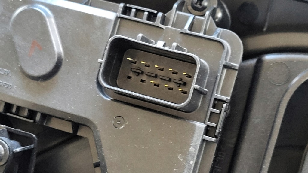 фото №11, Кришка роз'єм заряджання hyundai kona electric ii ev 23- оригінальний номер 863cc-hf000 kpl