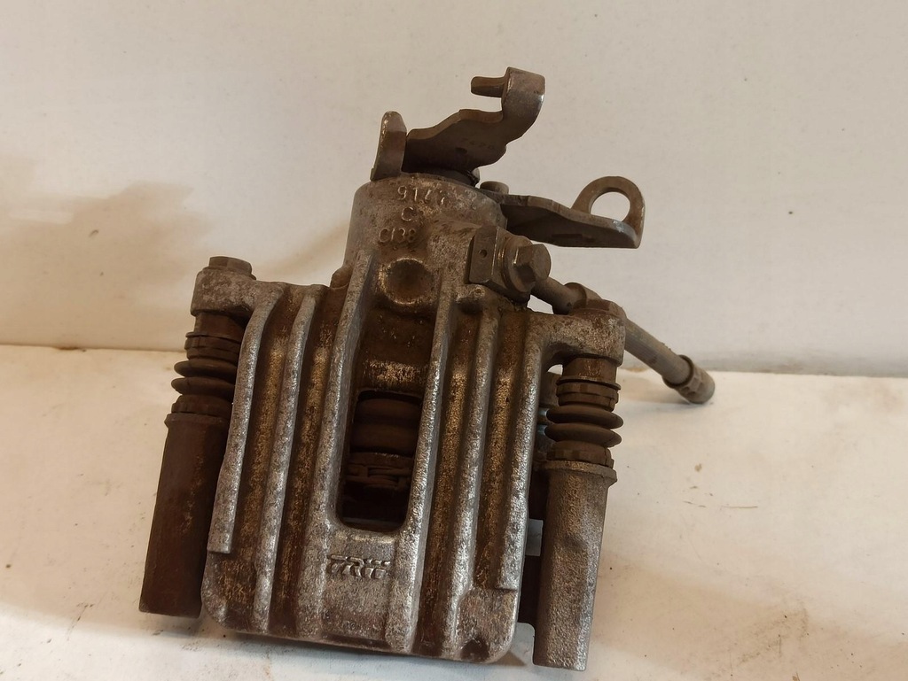 фото №1, Seat arona супорт гальмівний лівий задня 2q0615123a