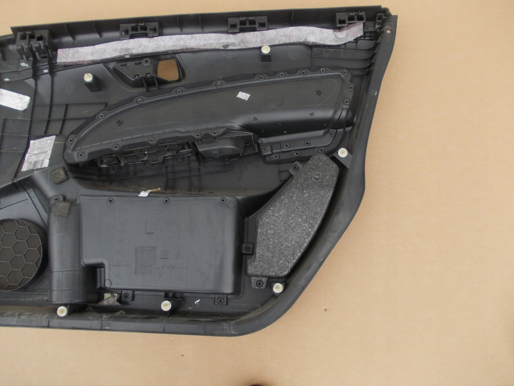 фото №11, Обивка дверь левый перед suzuki swift mk7 5 дверь europa