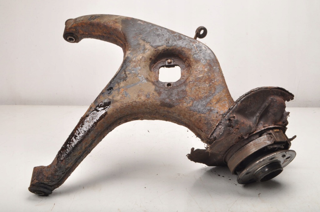 Mercedes w123 2.3 поворотний кулак правий задній Ціна