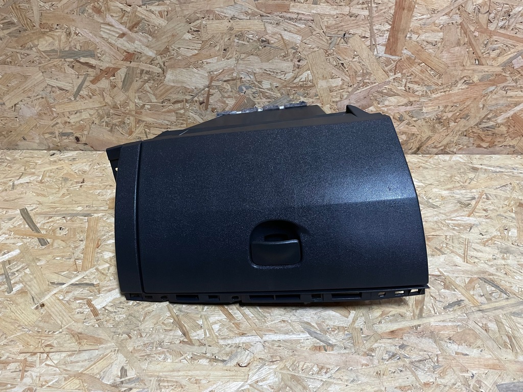 фото №1, Бардачок панели консоли правый пассажир renault clio iii 3 lift fl 8200407712