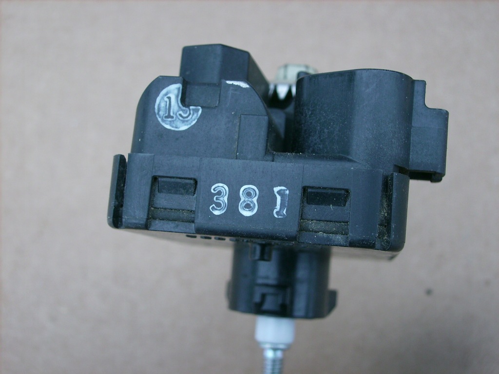 Купити Моторчик фари suzuki alto sx4 vitara 13g2408654a