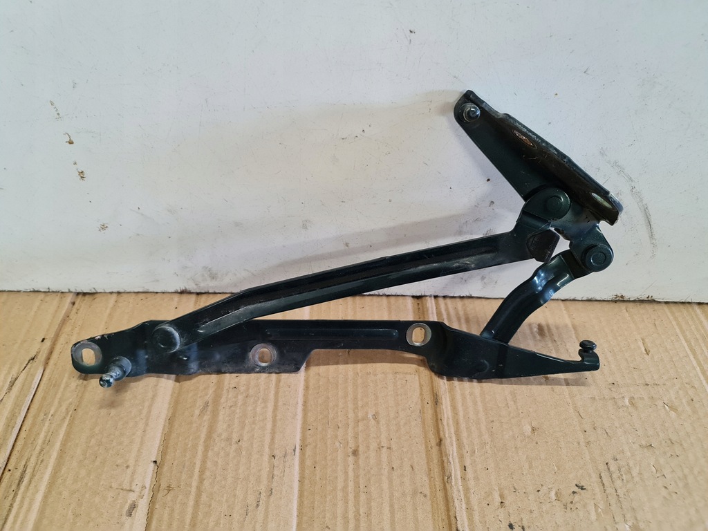 фото №6, Петля крышки багажника левый a8 d2 lz6h 4a5827499a