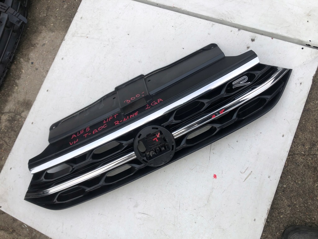 фото №1, Vw volkswagen t-roc lift r-line 2ga853651 решётка радиатора решётка радиатора хром