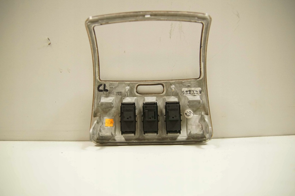 Декор обдув задний  k731 гайка mercedes cl w215 Доставка