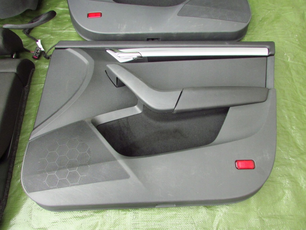 Skoda octavia iii 3 сидіння сидіння матеріал з підігрівом з обшивки дверей eu 12-20r в Україні