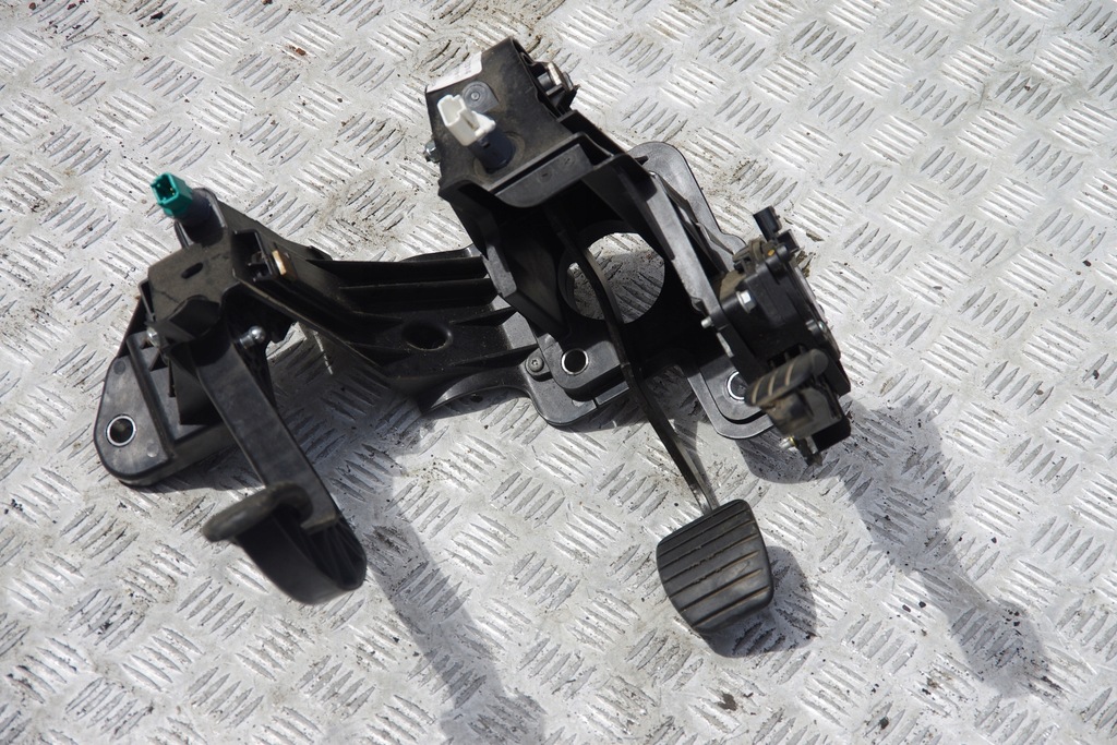 фото №1, Prdał педали комплект renault master iii opel movano b 180101626r 465105948r